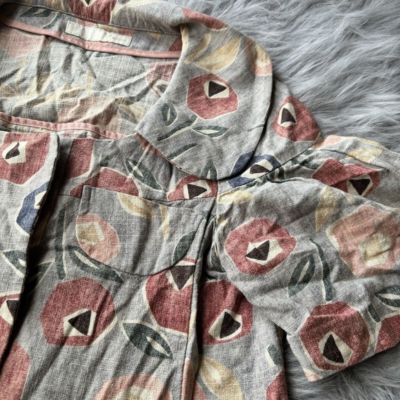 OLIVE DES OLIVE Blouse Top Sz S 1/2 Sleeve Collared Beige Floral Button Up Work - Picture 4 of 10